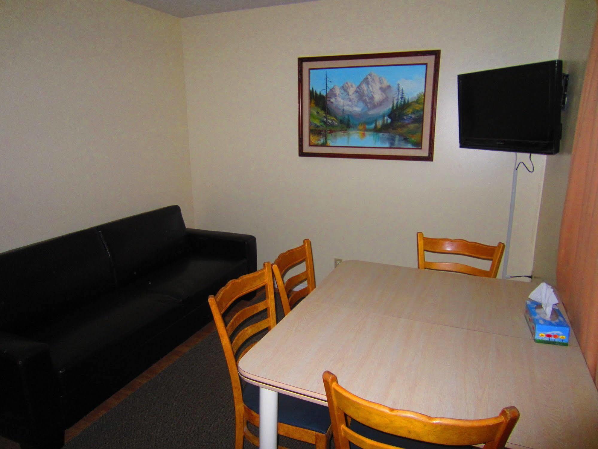 Black Sea Motel Пентиктон Экстерьер фото